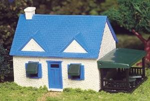 HO Plasticville Cape Cod House 