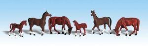 HO Chestnut Horses 